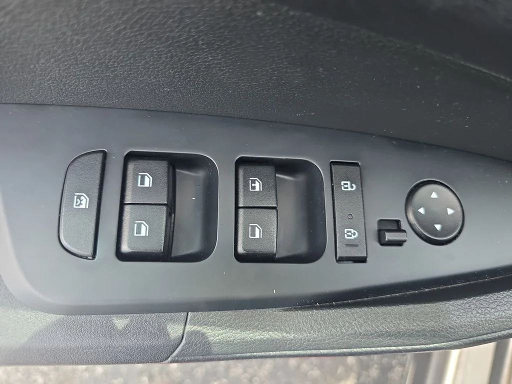 2025 Kia Sportage LX - Photo 21