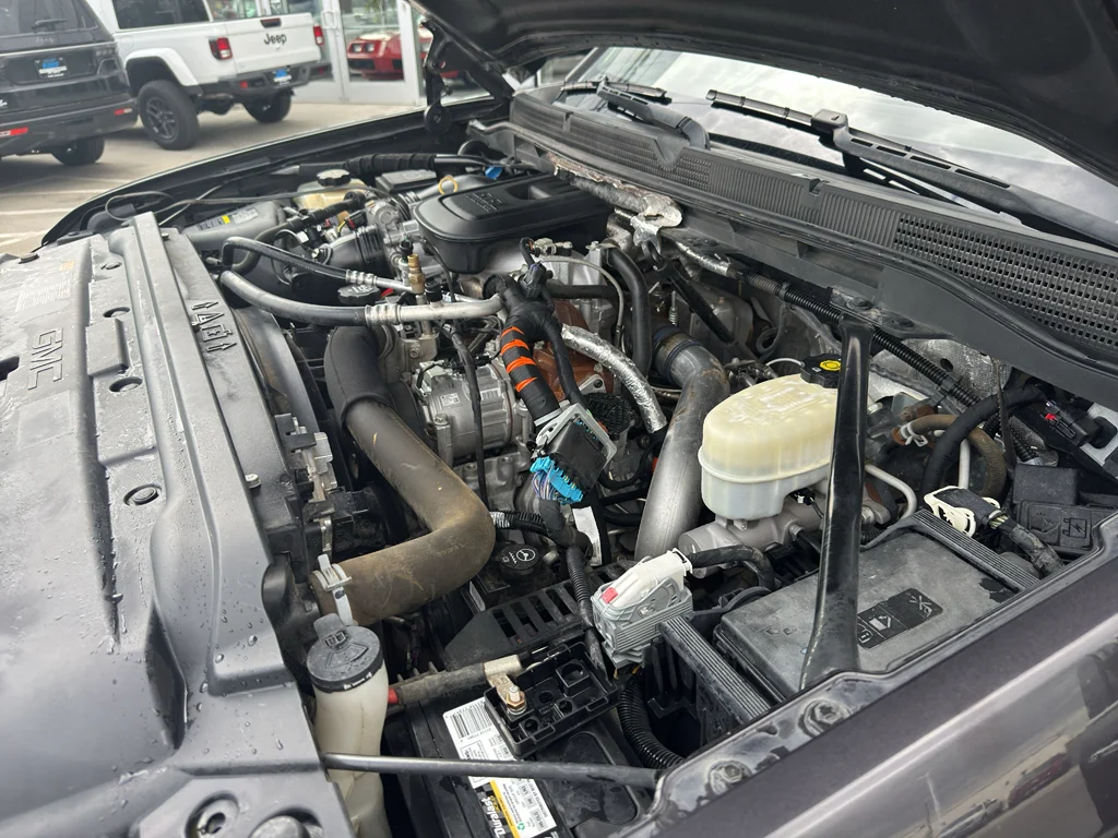Used 2015 Iridium Metallic GMC Denali image 36