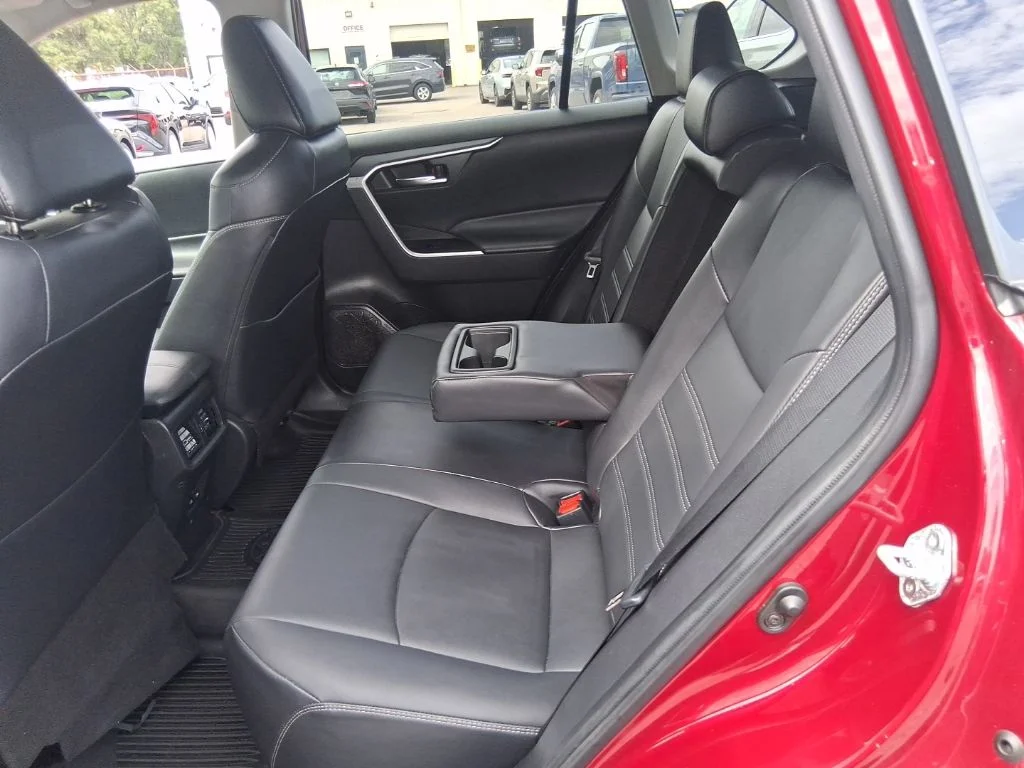 Used 2022 Red Toyota XLE Premium image 19
