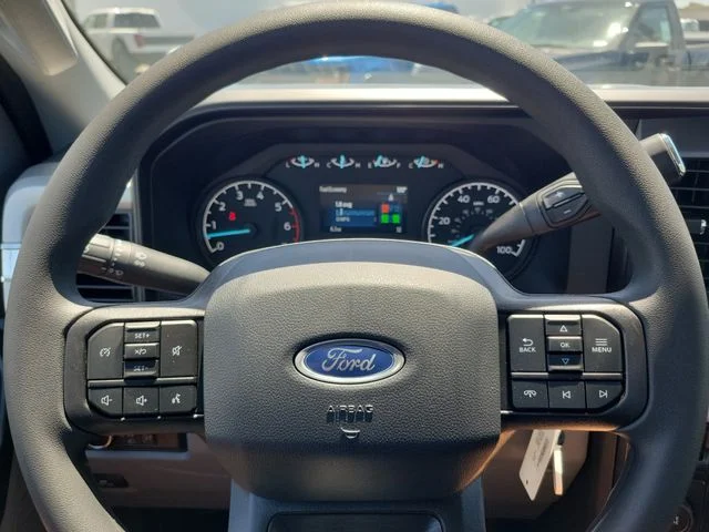 New 2026 Oxford White Ford XL image 27