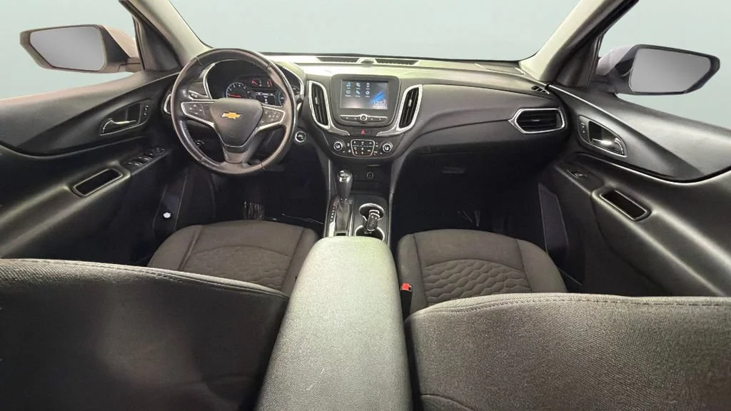 Used 2018 IRIDESCENT PEARL TRICOAT Chevrolet LT image 30