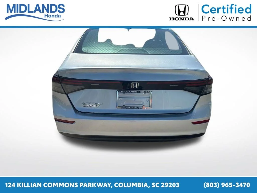 Certified Used 2025 Solar Silver Metallic Honda SE image 6