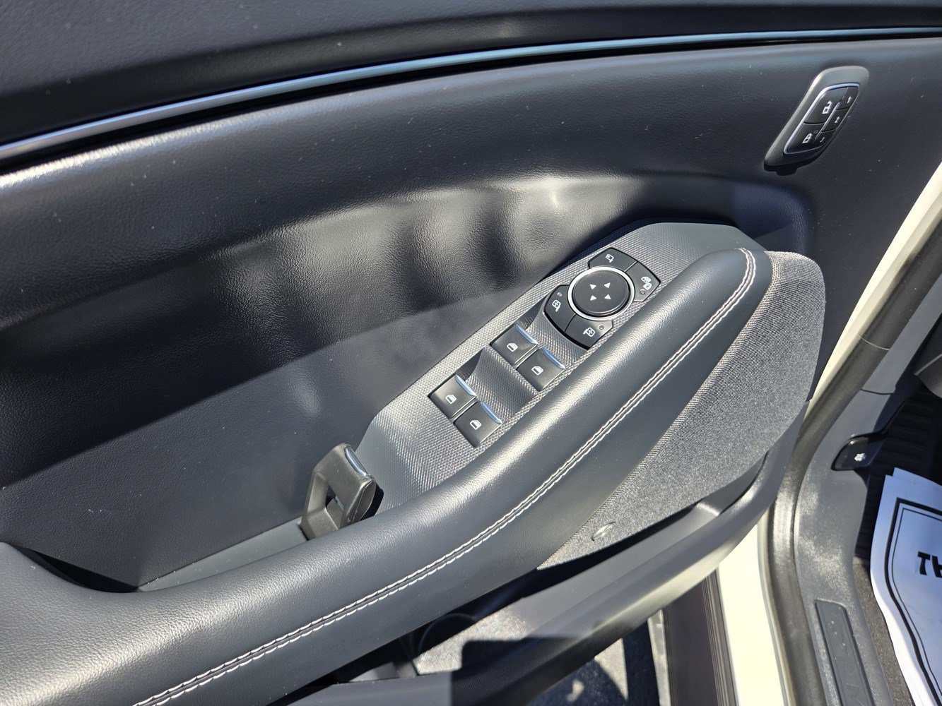 Used 2024 White Ford Premium image 40
