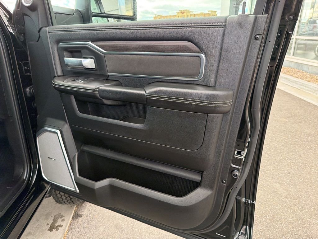 2026 RAM 3500 Chassis Big Horn - Photo 40