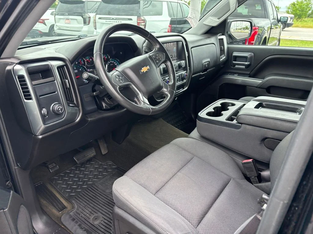 Used 2016 Black Chevrolet LT image 8