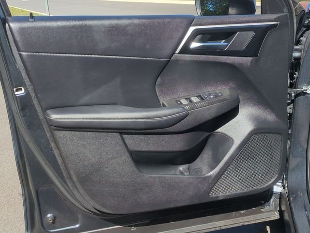 Used 2024  Mitsubishi SE Black Edition image 30