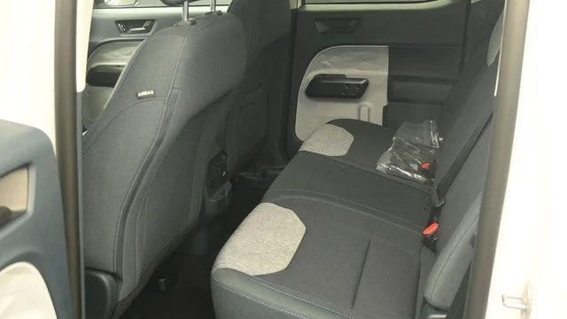 New 2026 Oxford White Ford XLT image 11
