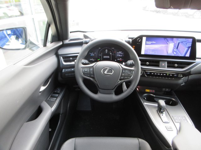 New 2026 Ultra White Lexus 300h Premium image 35