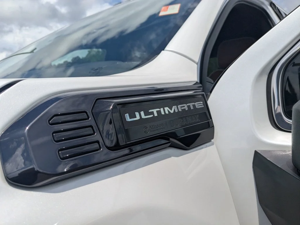 Used 2024 White Frost Tricoat GMC Denali Ultimate image 33
