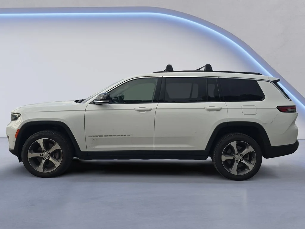 Used 2024 Bright White Clearcoat Jeep Limited image 3