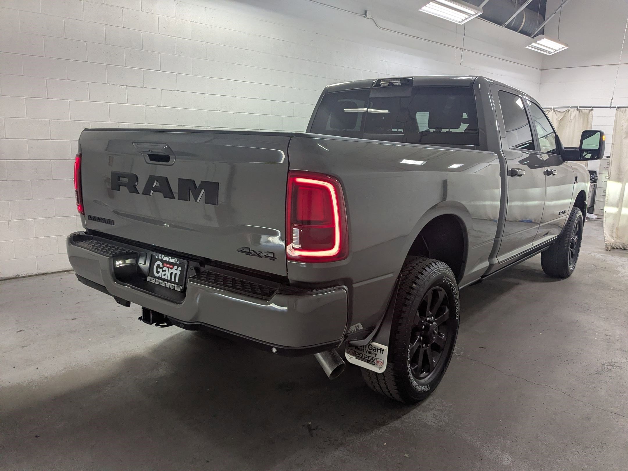 New 2026 Ceramic Gray Clear-Coat Exterior Paint RAM Laramie image 4