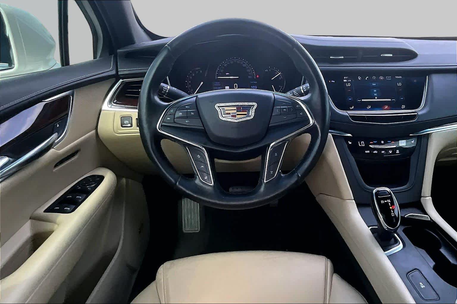 Pre-Owned 2019 Cadillac XT5 Luxury FWD