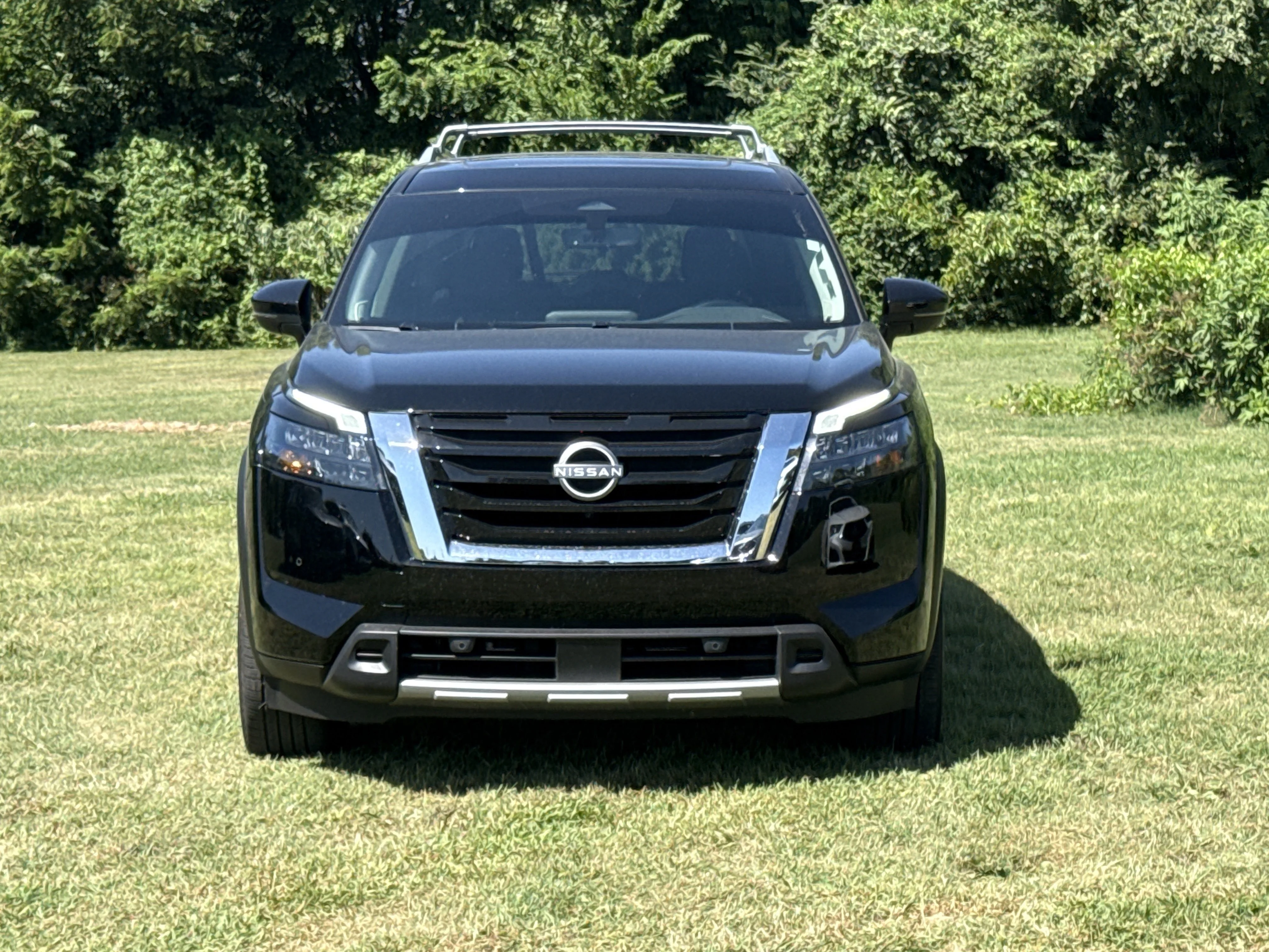 New 2025 Super Black Nissan SL image 2