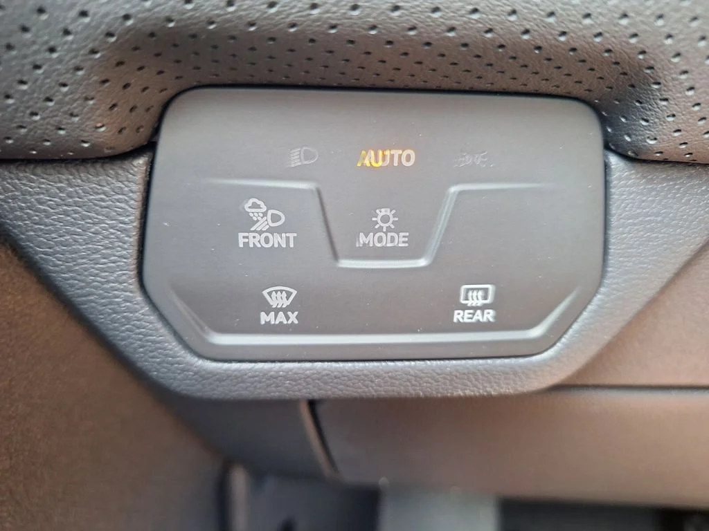 New 2026 Black Volkswagen 2.0T SE w/Technology image 12