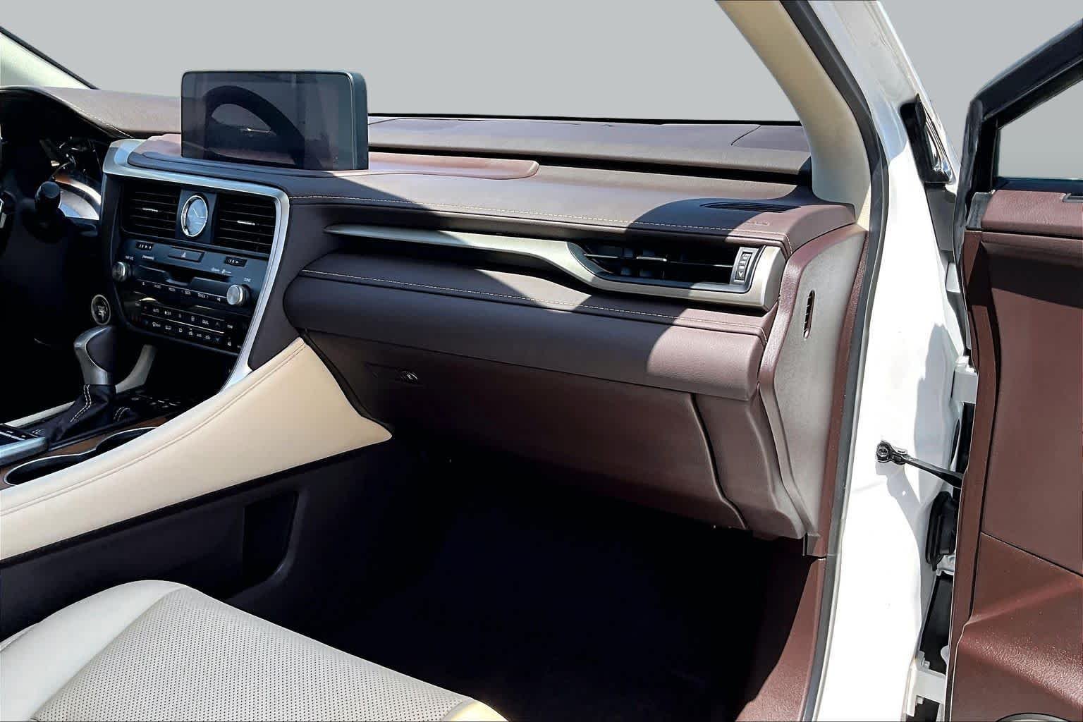 Used 2020 Eminent White Pearl Lexus  image 19