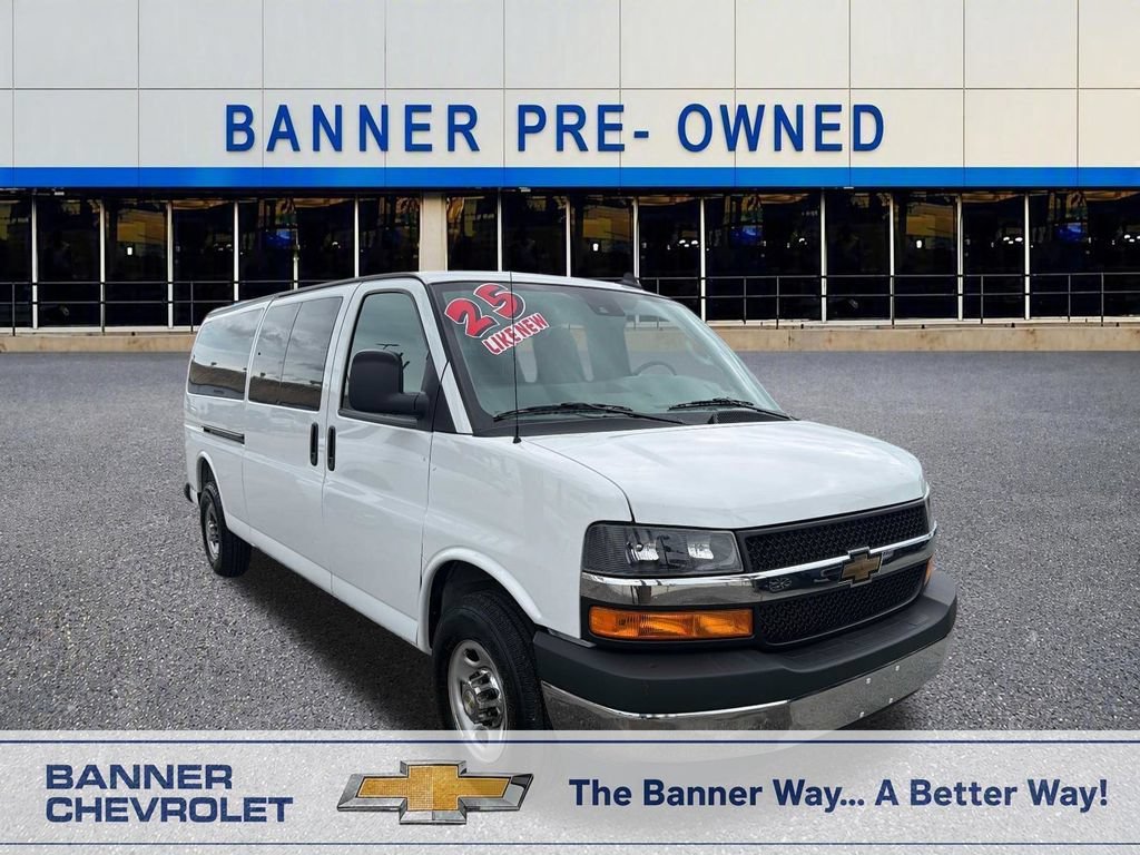 2025 Chevrolet Express 1LT