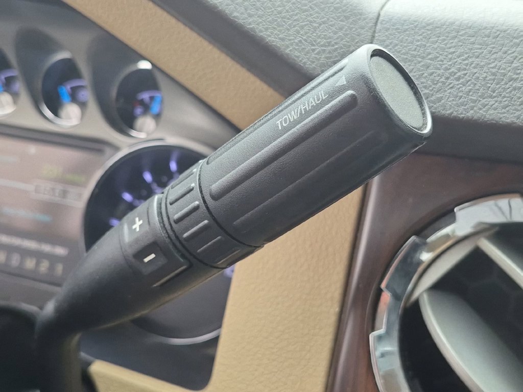 Used 2016  Ford Lariat image 36