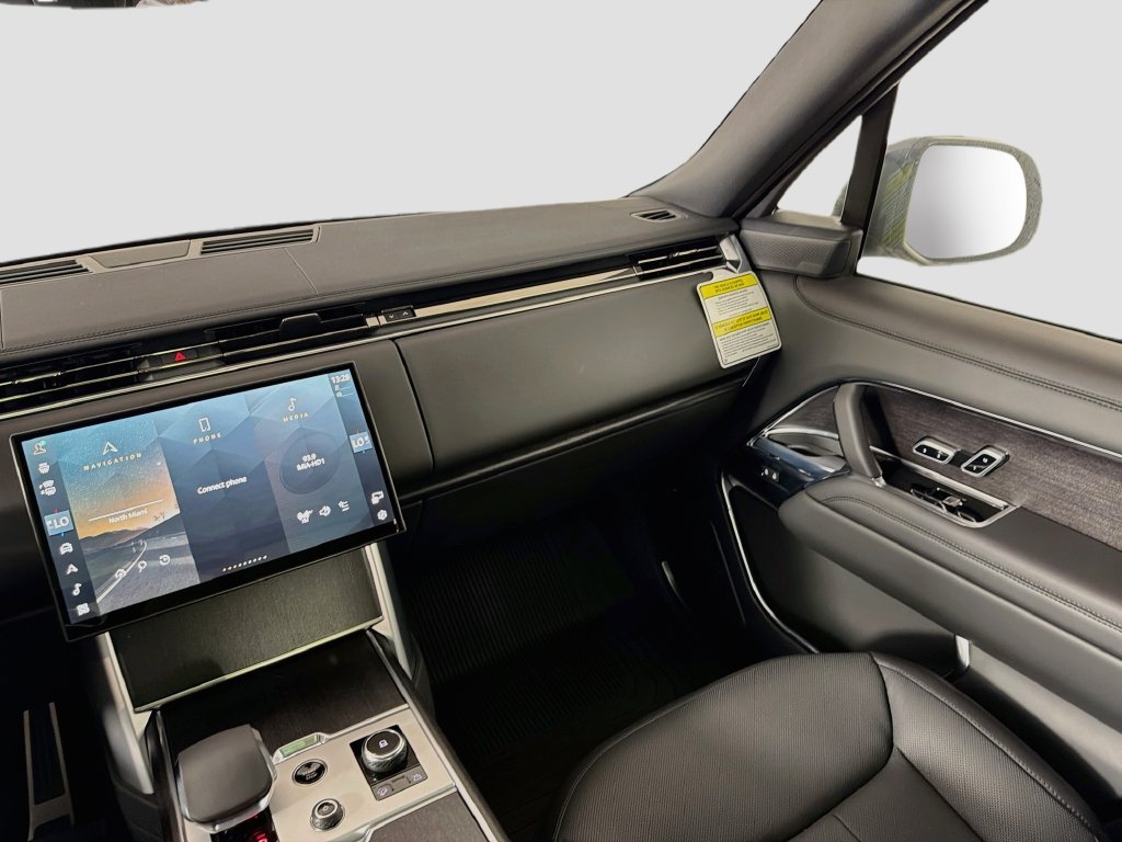 New 2027 Santorini Black Land Rover SE image 25