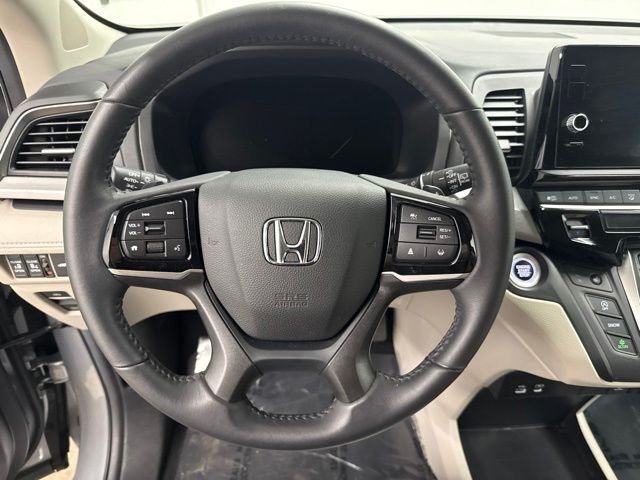 Used 2026 Solar Silver Metallic Honda EX-L image 31