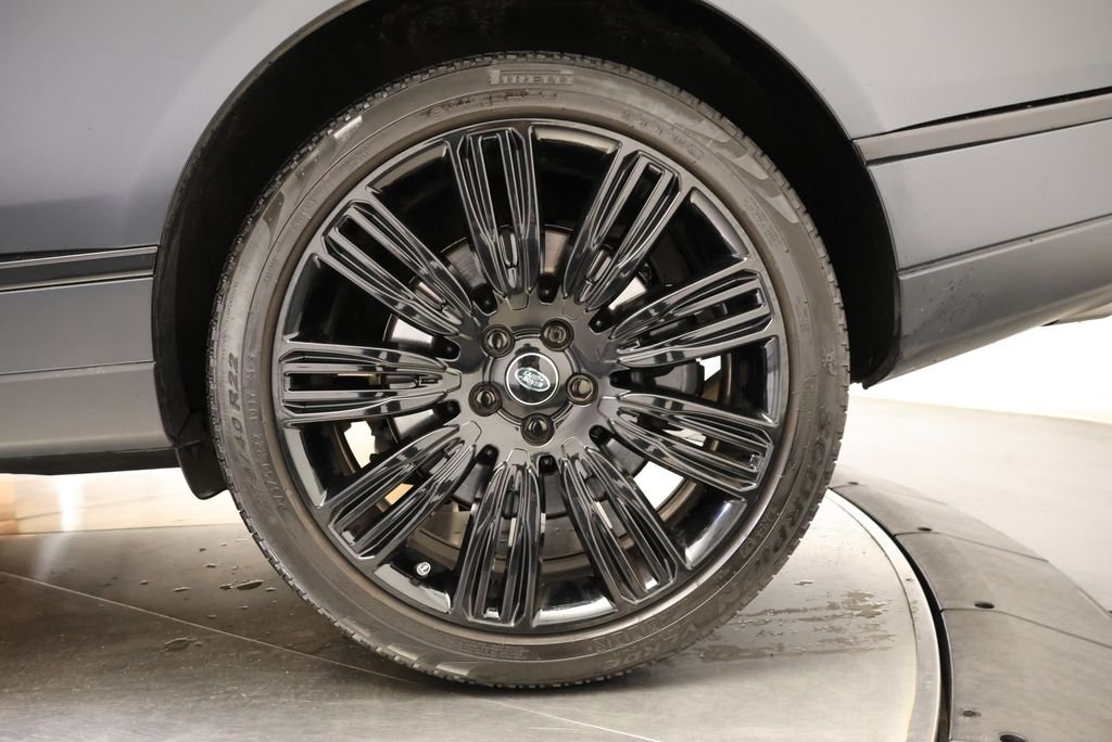 Used 2019  Land Rover 5.0L V8 Supercharged image 10
