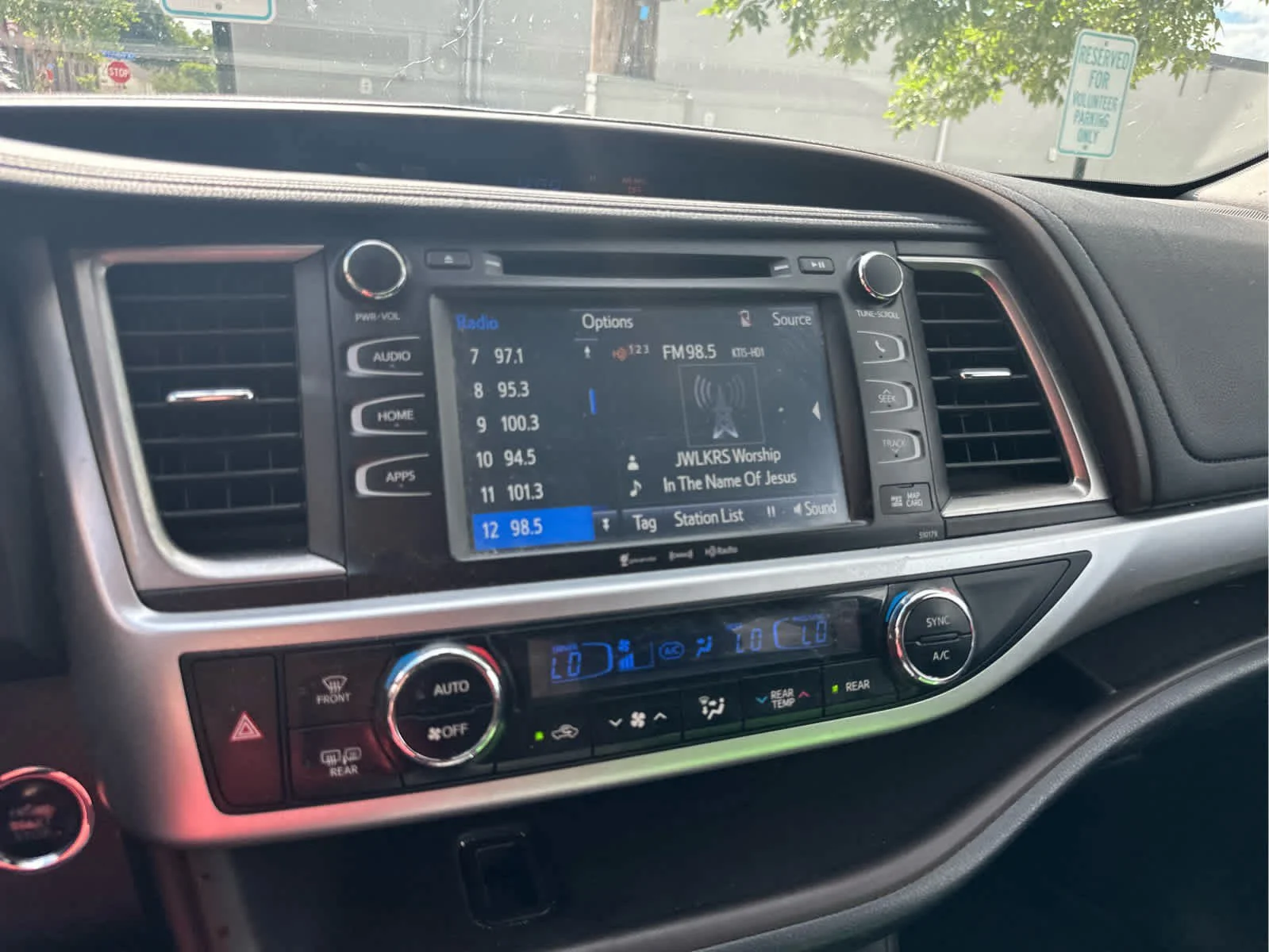 Used 2017 Toasted Walnut Pearl Toyota XLE image 11