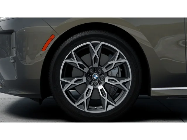 New 2027 Dravit Grey Metallic BMW 740i xDrive image 7