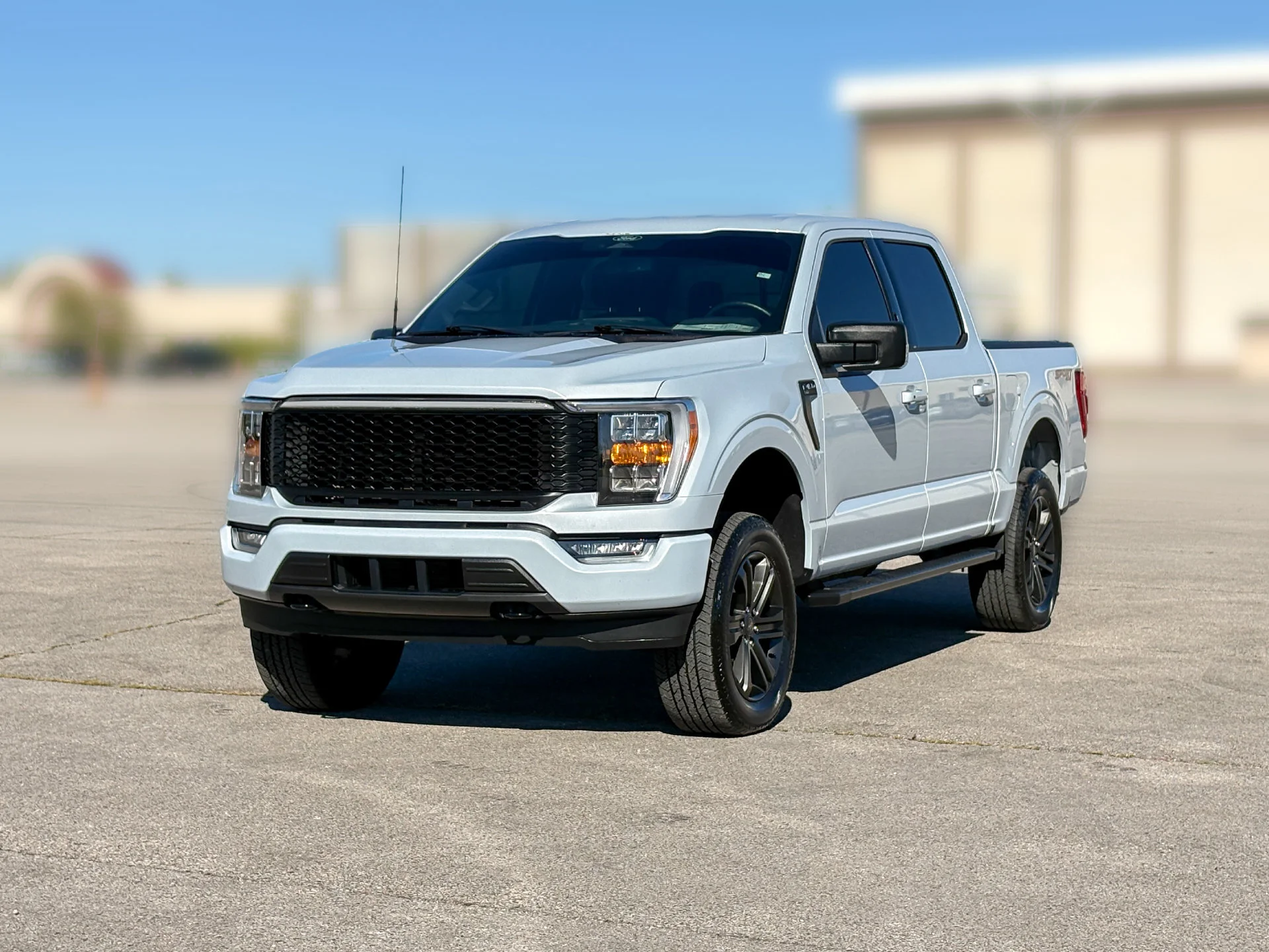 Used 2022 White Ford XLT image 4