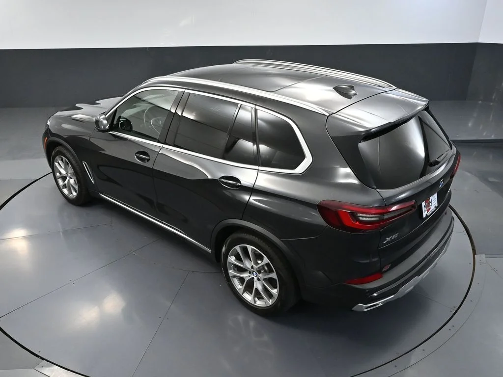 Used 2023 Gray BMW xDrive40i image 59