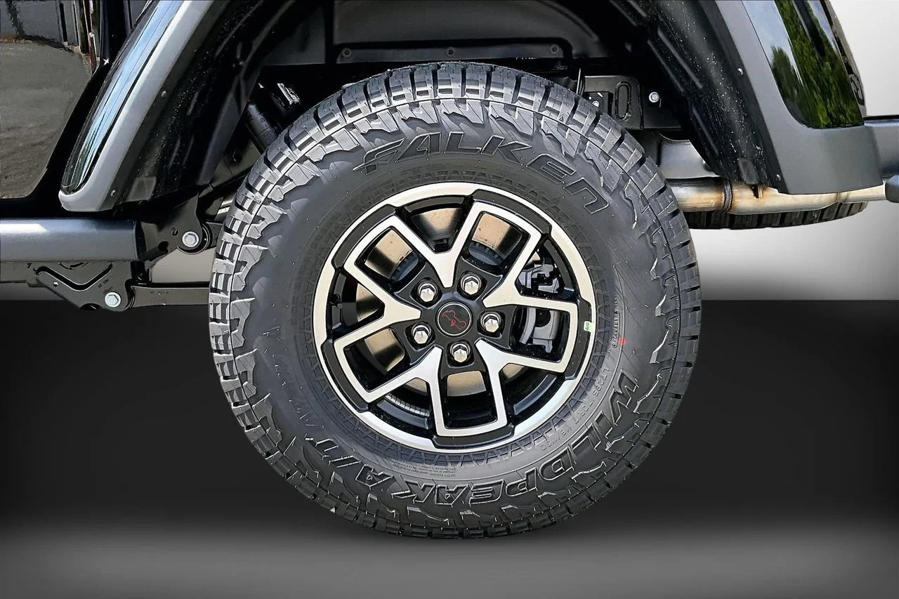 New 2026 Black Clear-Coat Exterior Paint Jeep Rubicon X image 31