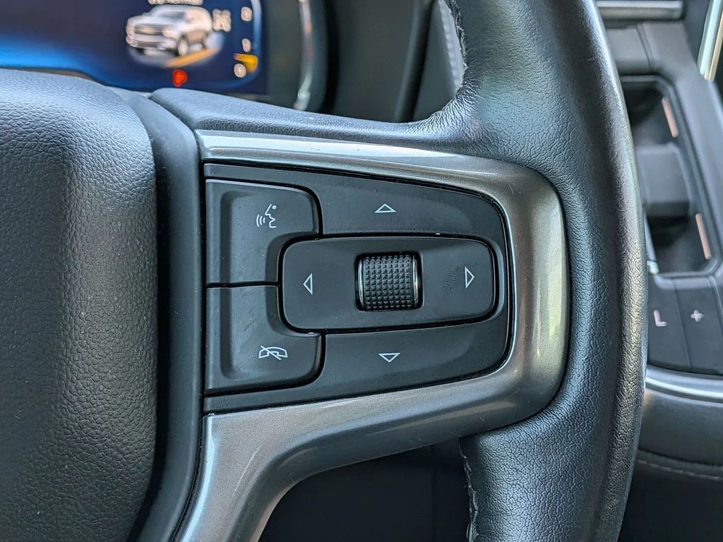 Used 2022 White Chevrolet LT image 18