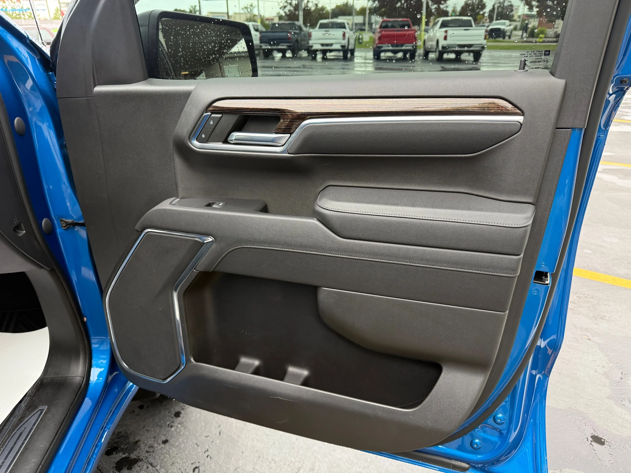 Used 2023 Dynamic Blue Metallic GMC Elevation image 25