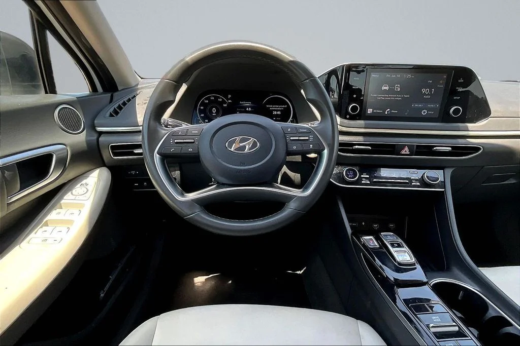 Used 2022 Gray Hyundai SEL image 5