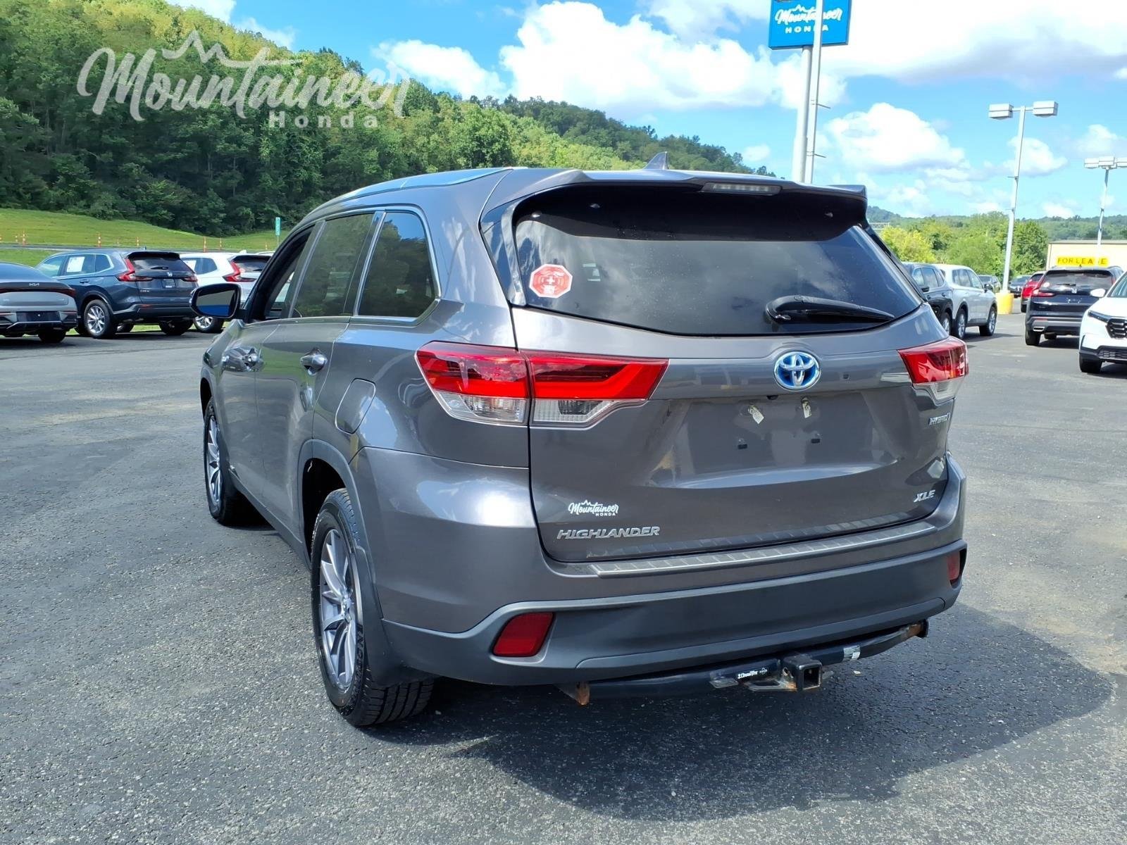 Used 2019 Predawn Gray Mica Toyota XLE image 5