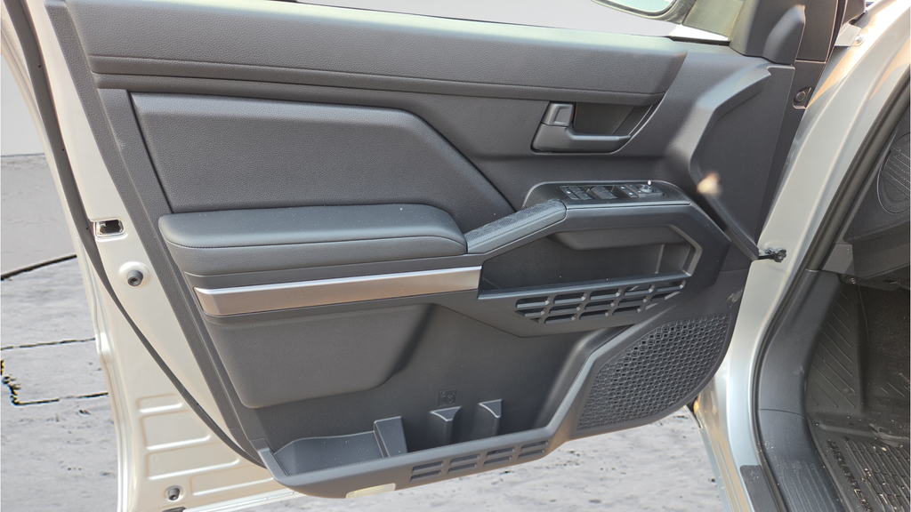 New 2026 Cutting Edge Toyota SR5 image 28