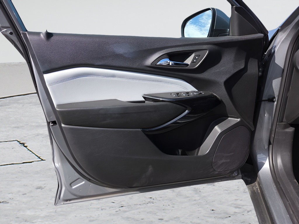 Used 2025 Gray Chevrolet LT image 21