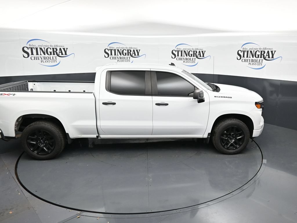 Used 2022 Summit White Chevrolet Custom image 25
