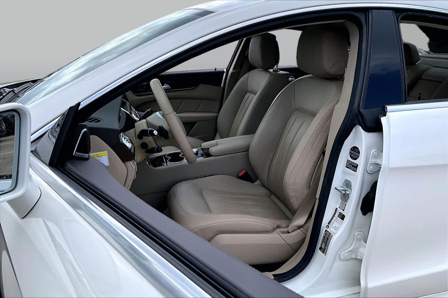 Used 2014 Diamond White Metallic Mercedes-Benz CLS 550 image 8