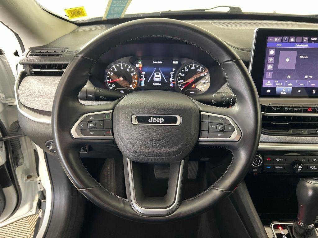 Used 2022 Bright White Clearcoat Jeep Latitude Lux image 8