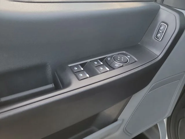 Used 2025 White Ford XL image 18
