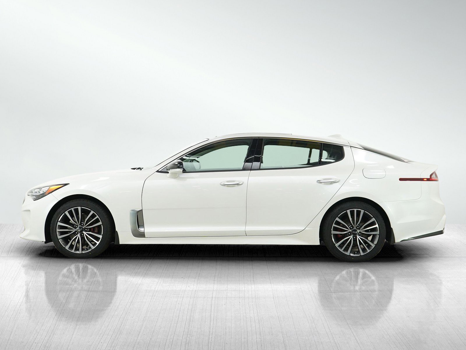 Used 2018 Kia Stinger Premium with VIN KNAE25LAXJ6034640 for sale in Burnsville, Minnesota