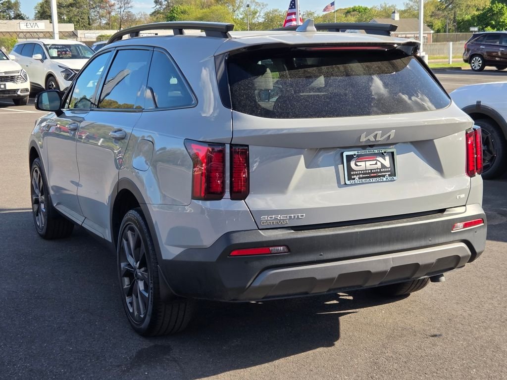 Used 2023 Gray Kia X-Line EX image 5