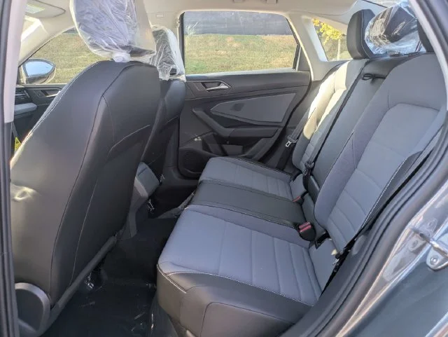 New 2027 Platinum Gray Metallic Volkswagen 1.5T SE image 14