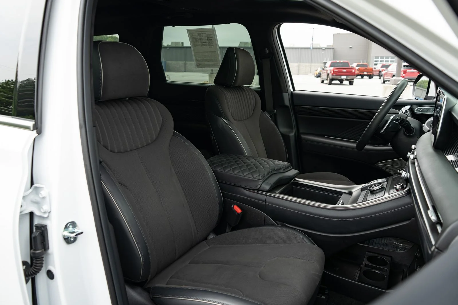 Used 2025 White Hyundai Calligraphy Night Edition image 24