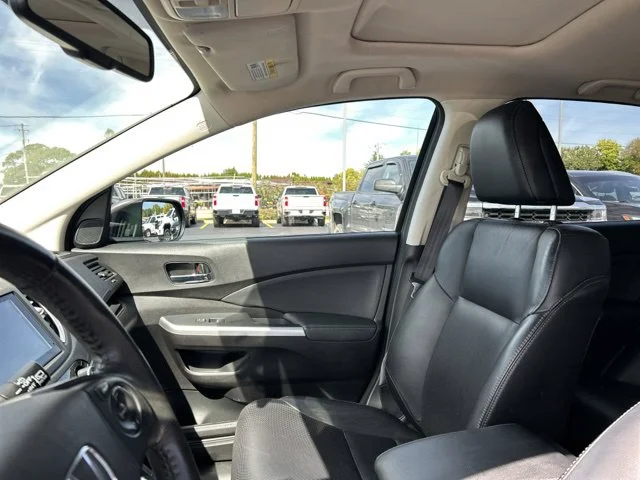 Used 2016 Alabaster Silver Metallic Honda EX-L image 29