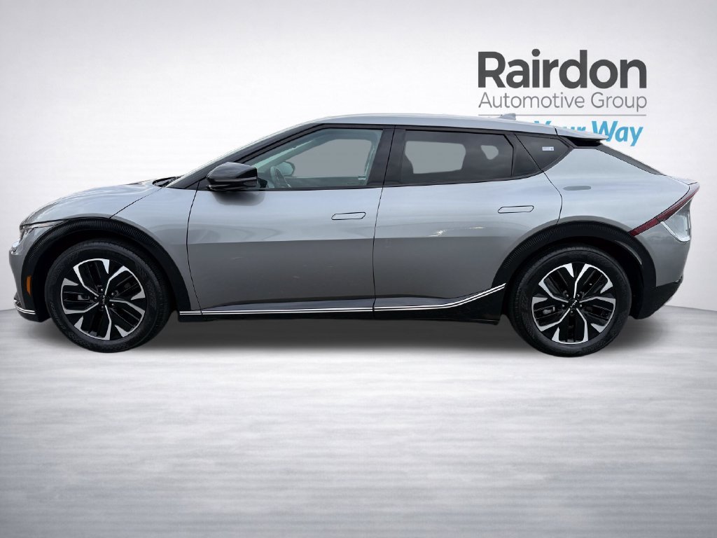 Certified Used 2023 Gray Kia Wind image 5
