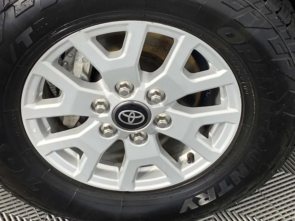 Used 2025 White Toyota SR5 image 31