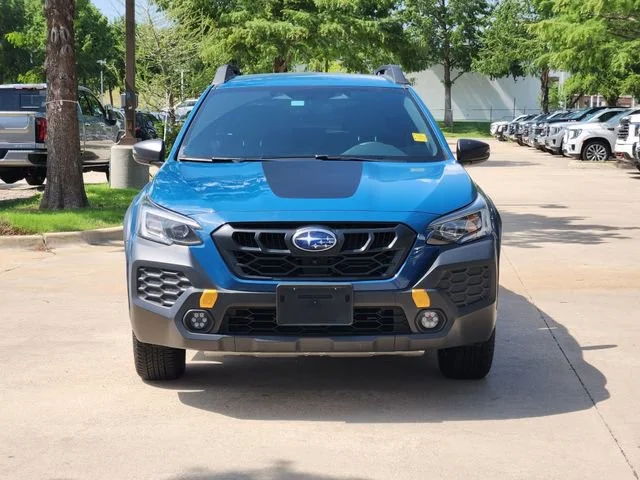 Used 2025  Subaru Wilderness image 2