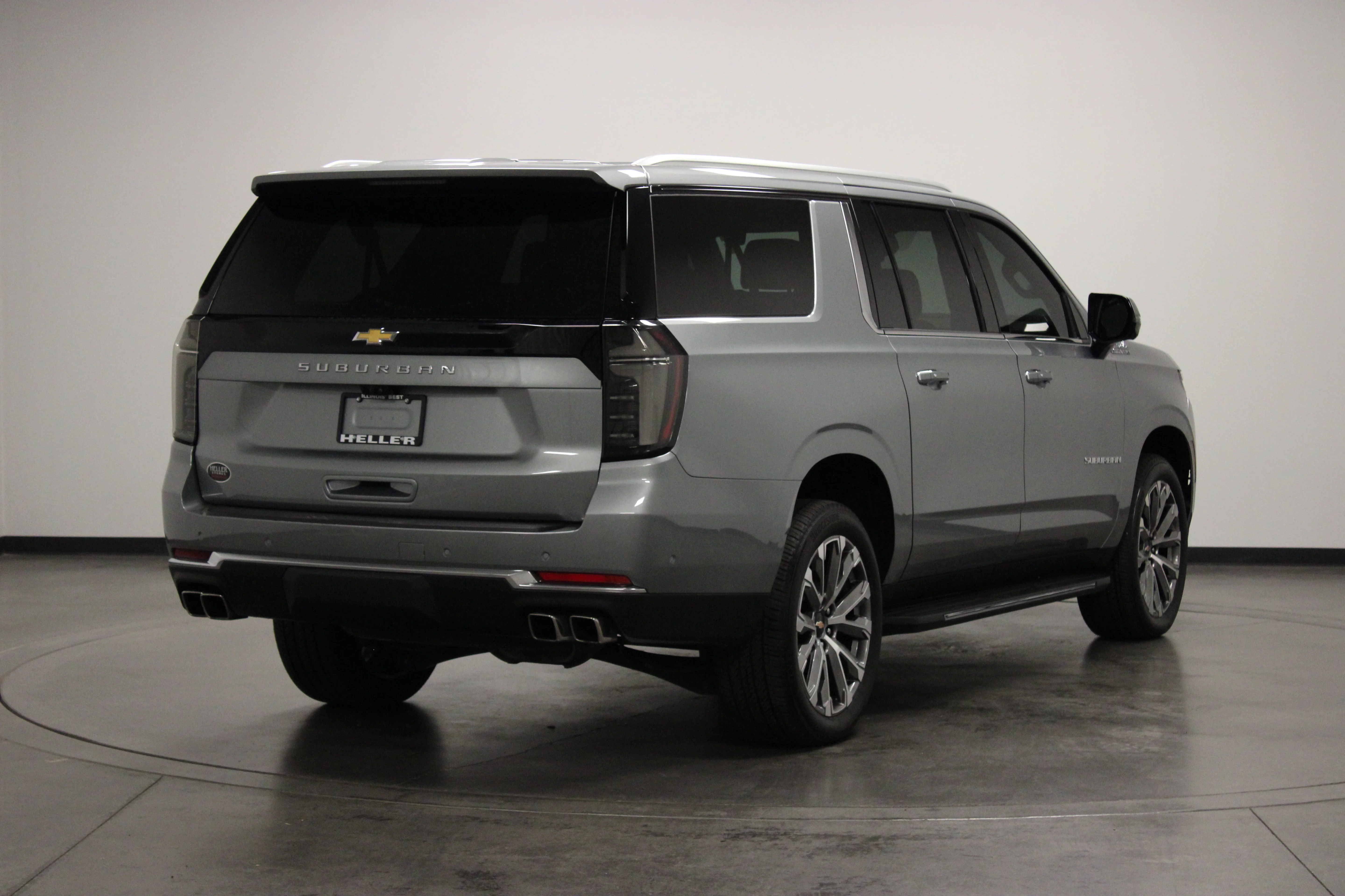 Used 2025 Sterling Gray Metallic Chevrolet High Country image 8