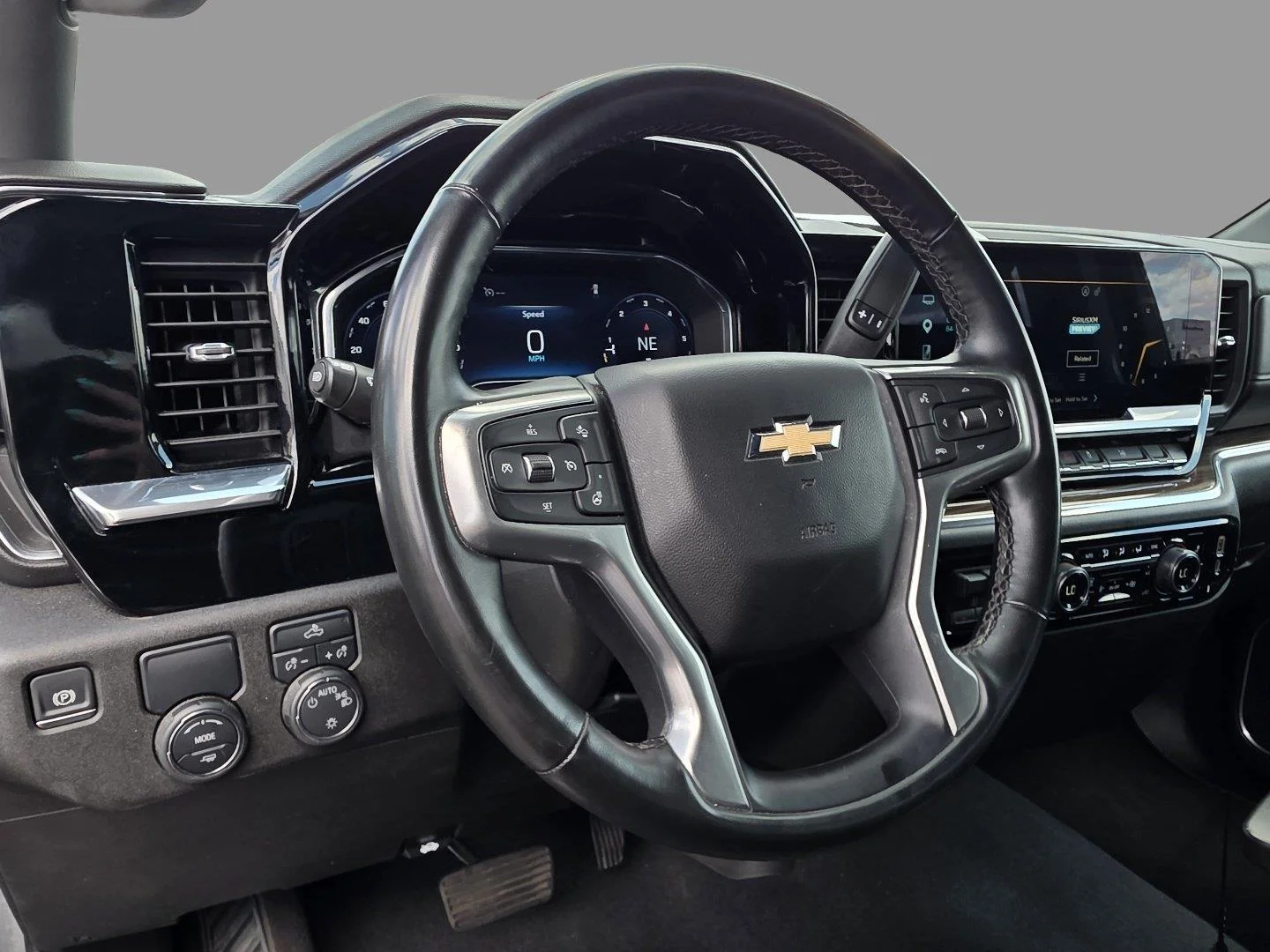 Used 2025 Sterling Gray Metallic Chevrolet LT image 10