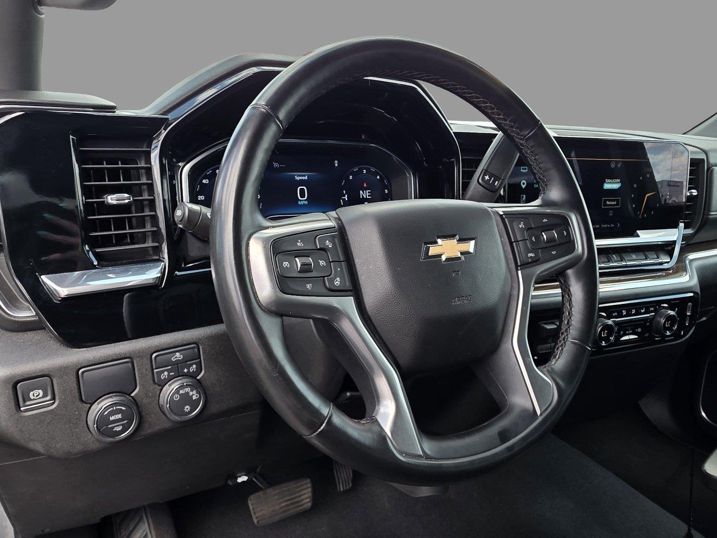 Used 2025 Sterling Gray Metallic Chevrolet LT image 10
